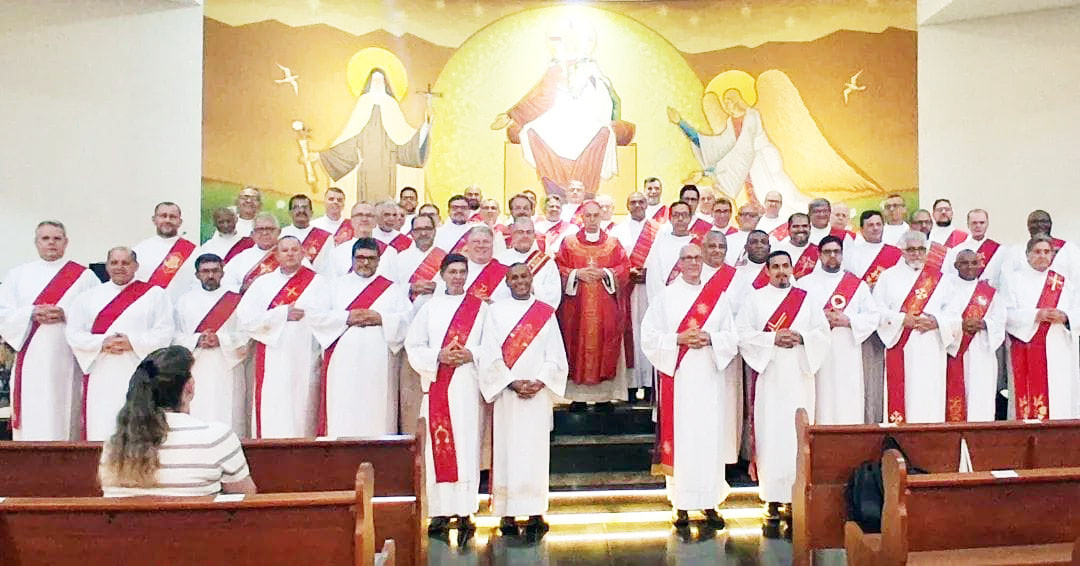 DOM MOACIR SILVA MINISTROU PALESTRA PARA DIÁCONOS E ESPOSAS DA ARQUIDIOCESE DE RIBEIRÃO PRETO (SP)