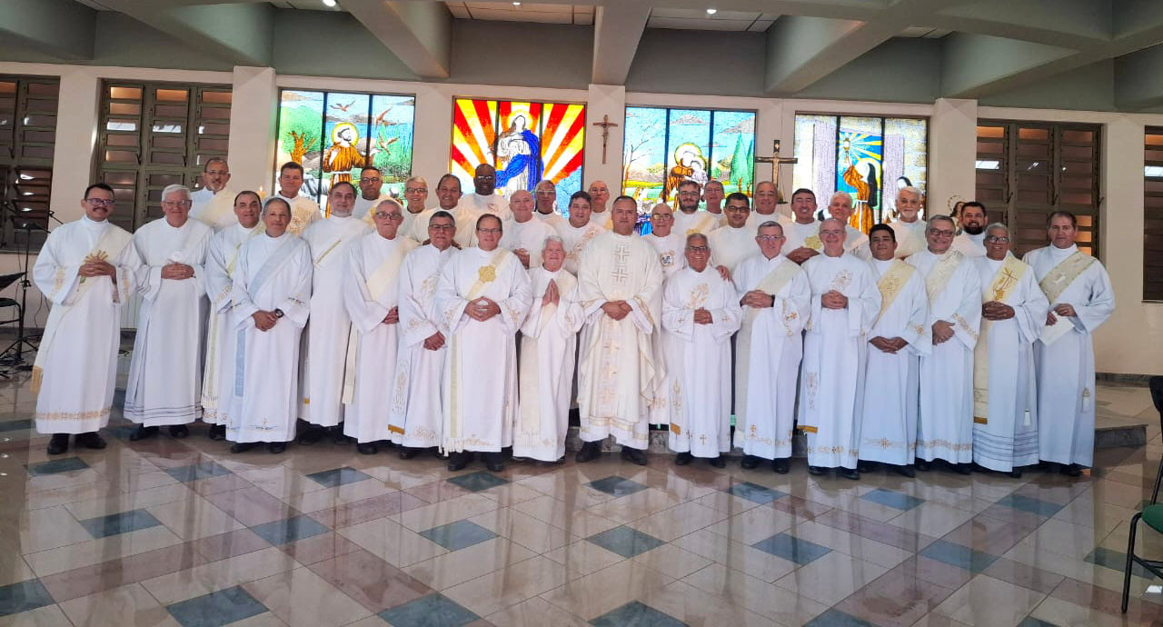 DIÁCONOS DA DIOCESE DE LIMEIRA (SP) REALIZARAM ENCONTRO DE FORMAÇÃO