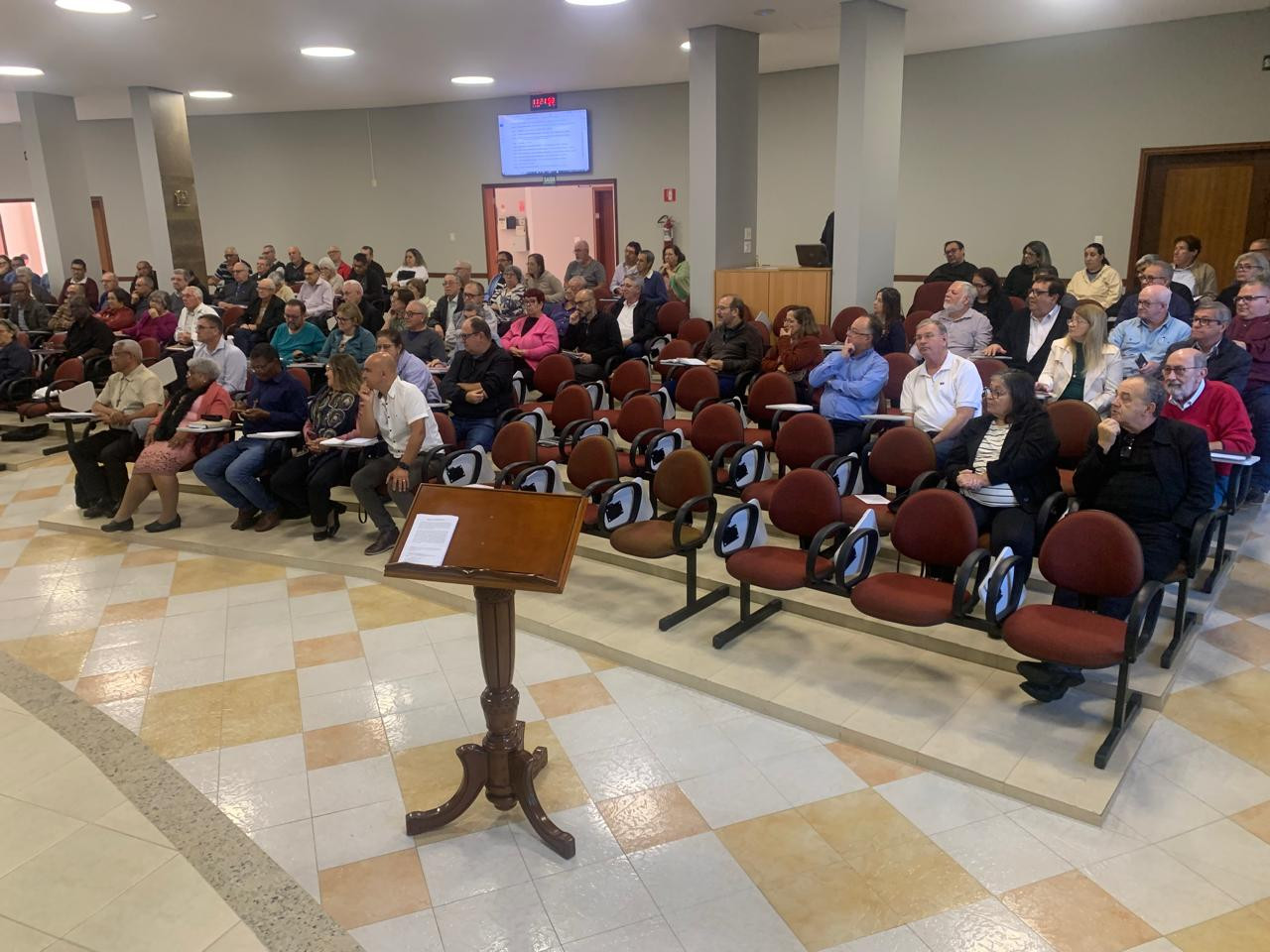 DIÁCONOS E ESPOSAS DA DIOCESE DE JUNDIAÍ (SP) REFLETEM SOBRE O MÚNUS DA CARIDADE NA REUNIÃO GERAL