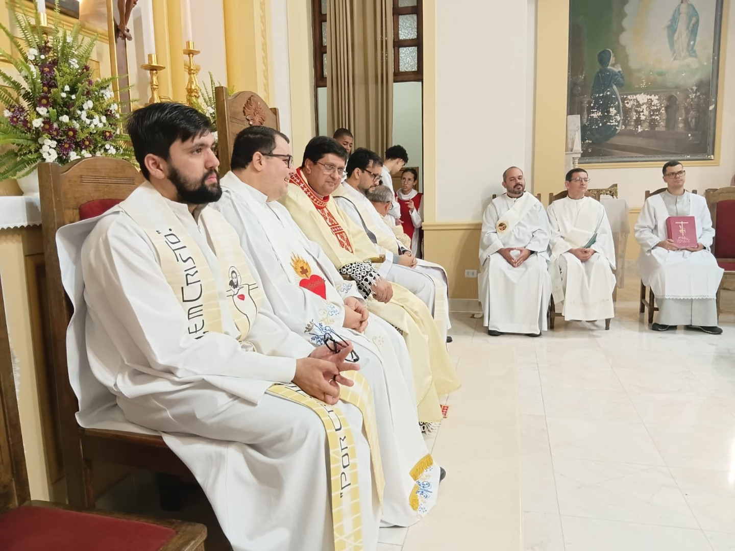 CANDIDATOS AO DIACONADO PERMANENTE RECEBEM O ACOLITATO NA DIOCESE DE CAMPOS (RJ)