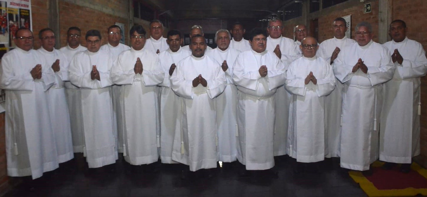Dezoito candidatos ao Diaconato receberam Ministério de Acólito