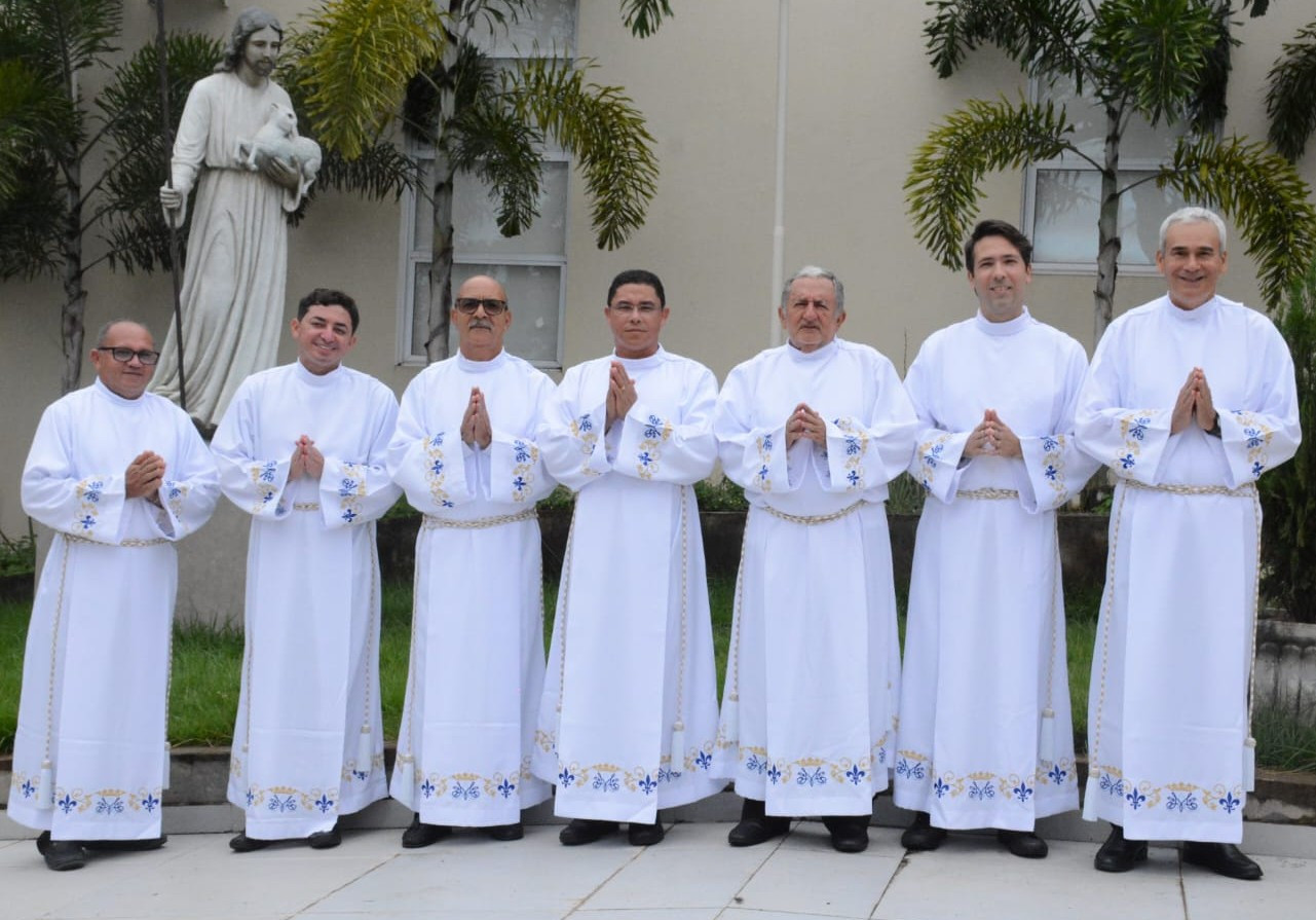 DIÁCONOS DE GUARABIRA CELEBRAM JUBILEU COM MISSA E MINISTÉRIO DE NOVOS LEITORES