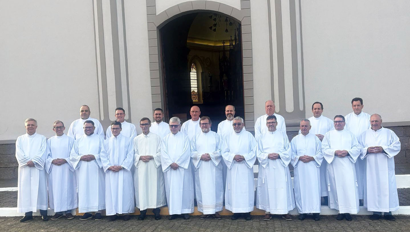 CANDIDATOS RECEBERAM O MINISTÉRIO DE ACÓLITOS NA DIOCESE DE CAXIAS DO SUL (RS)