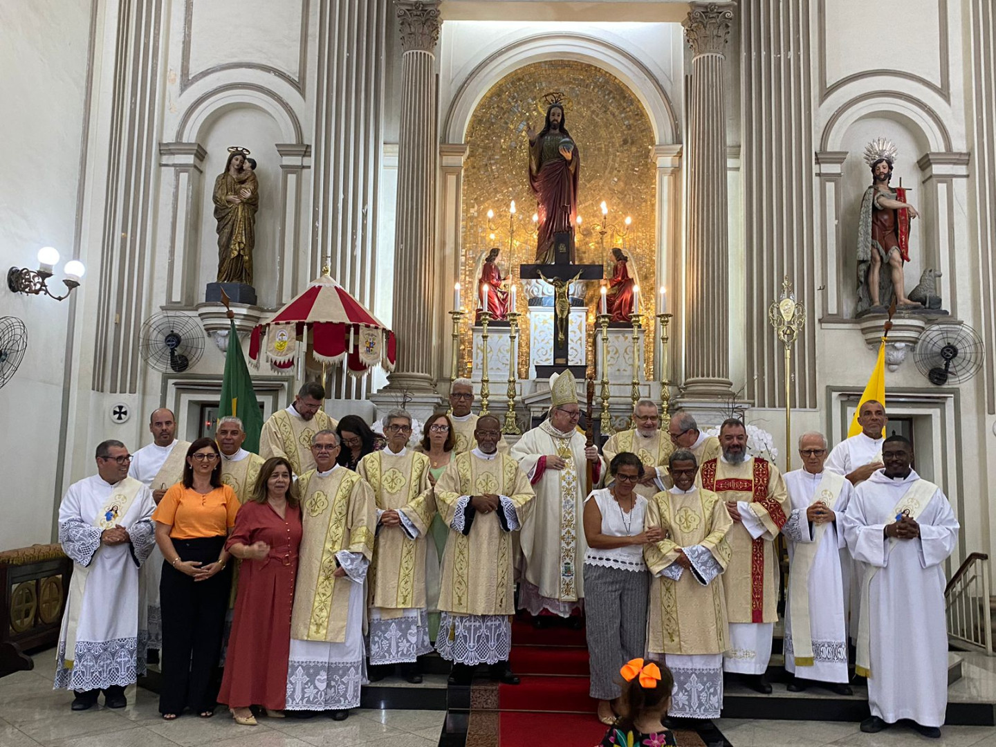 DIÁCONOS DA DIOCESE DE CAMPOS DOS GOYTACAZES COMEMORAM 10 ANOS DE ORDENAÇÃO