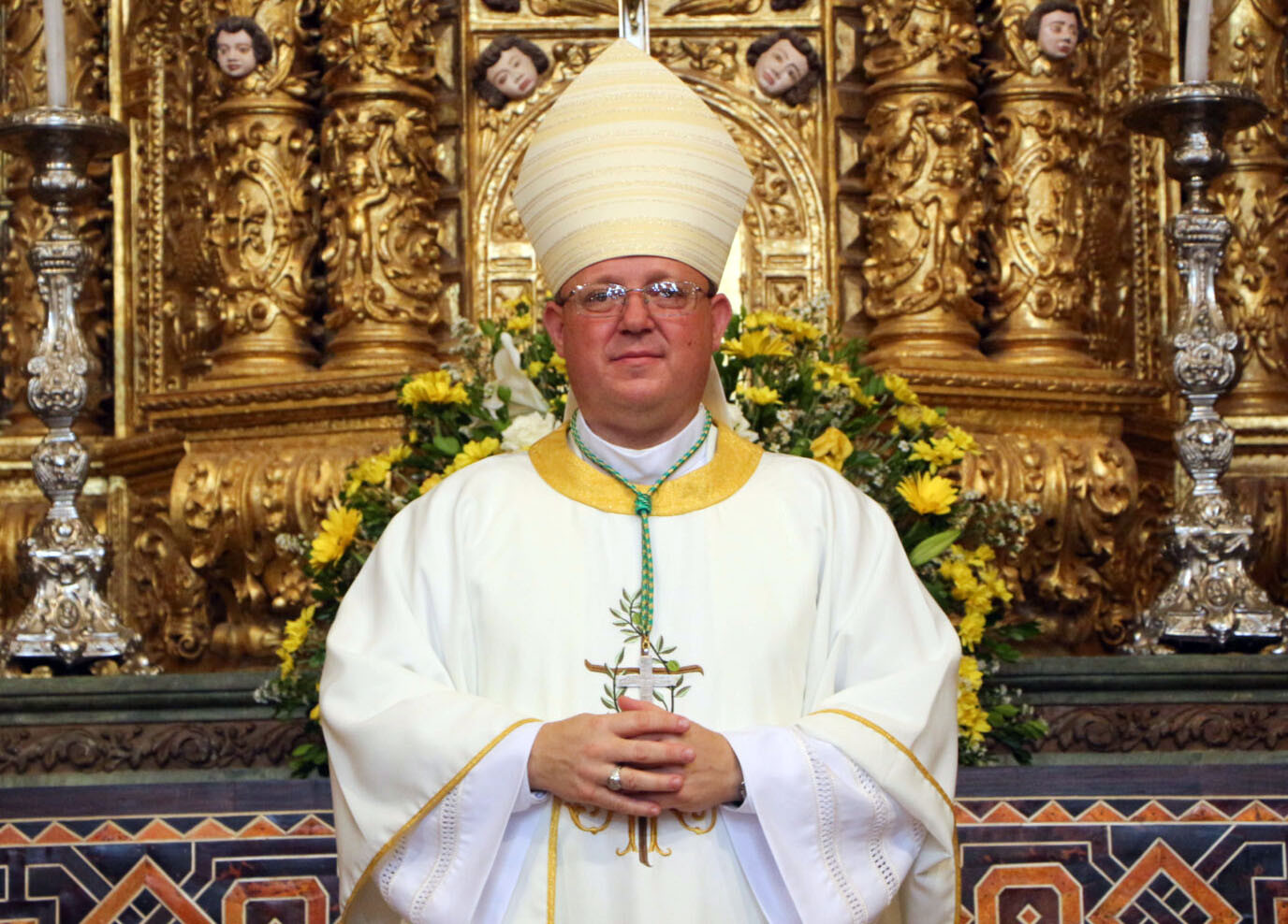 MENSAGEM DE DOM VALTER MAGNO DE CARVALHO AOS DIÁCONOS E ESPOSAS