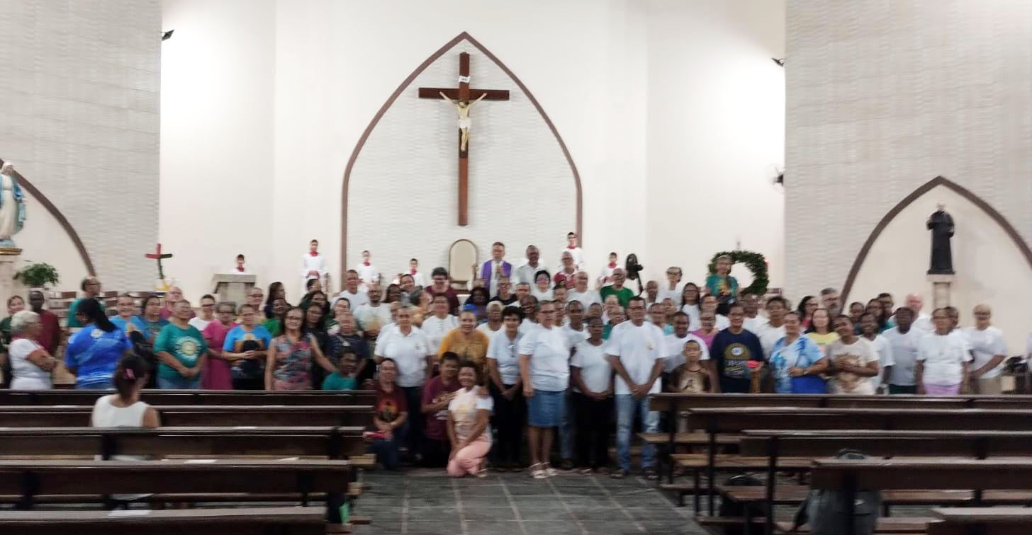 DIÁCONOS  DE JESUS, SEMEANDO VIDA E ESPERANÇA