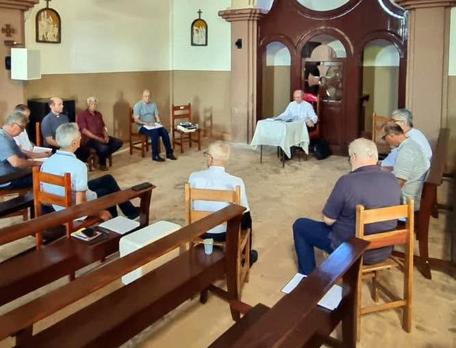 BISPO DE LINS (SP) REALIZA ENCONTRO DE PARTILHA COM DIÁCONOS PERMANENTES