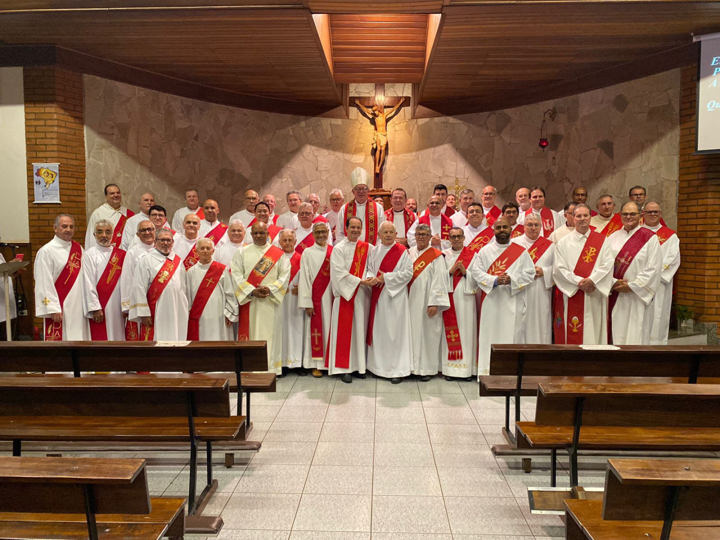 COM SANTA MISSA, DIÁCONOS DA ARQUIDIOCESE DE LONDRINA (PR) CELEBRARAM O DIA DO DIÁCONO