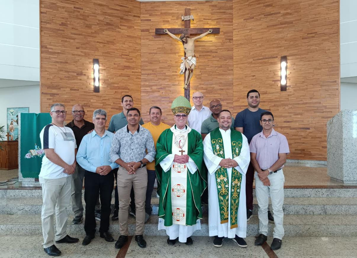 CANDIDATOS AO DIACONADO PERMANENTE DA DIOCESE DE TEÓFILO OTONI (MG) REALIZAM ENCONTRO DE ESPIRITUALIDADE