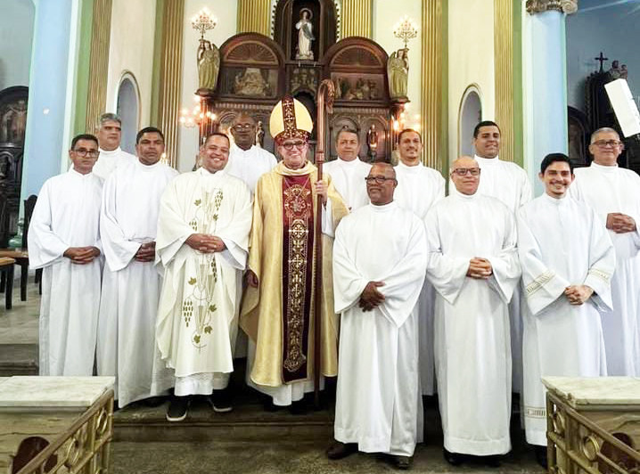 RITO DE ADMISSÃO ÀS ORDENS SACRAS NA DIOCESE DE TEÓFILO OTONI (MG)