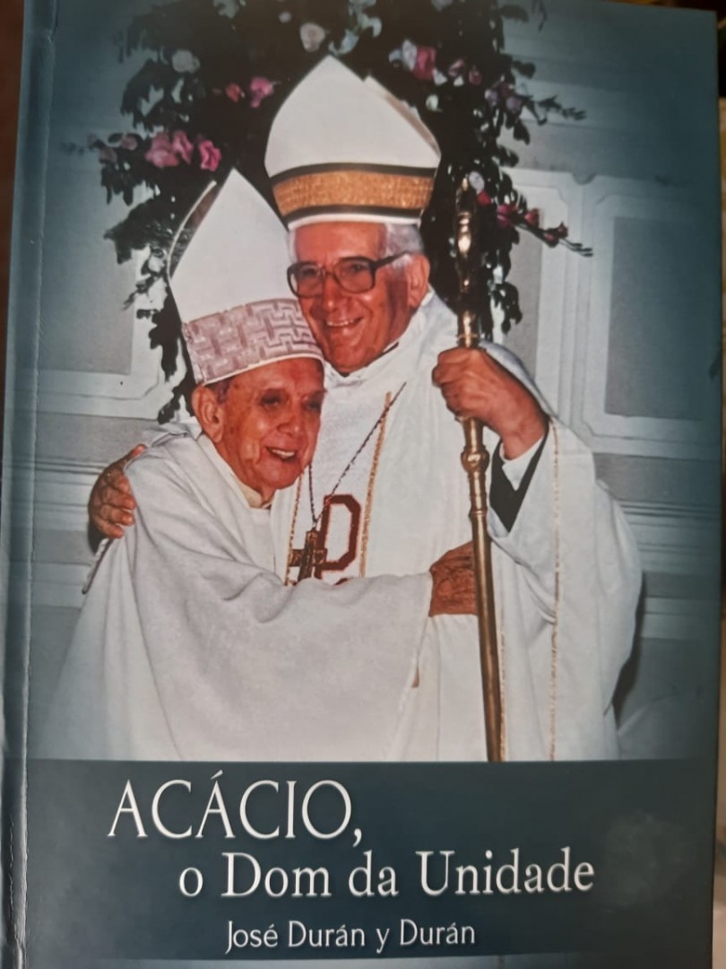 A vida e obra de Dom Acácio são contadas em livro do Diácono Durán