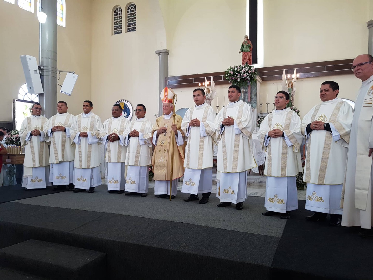 Bispo de Mossoró ordena 7 diáconos transitórios e 2 permanentes