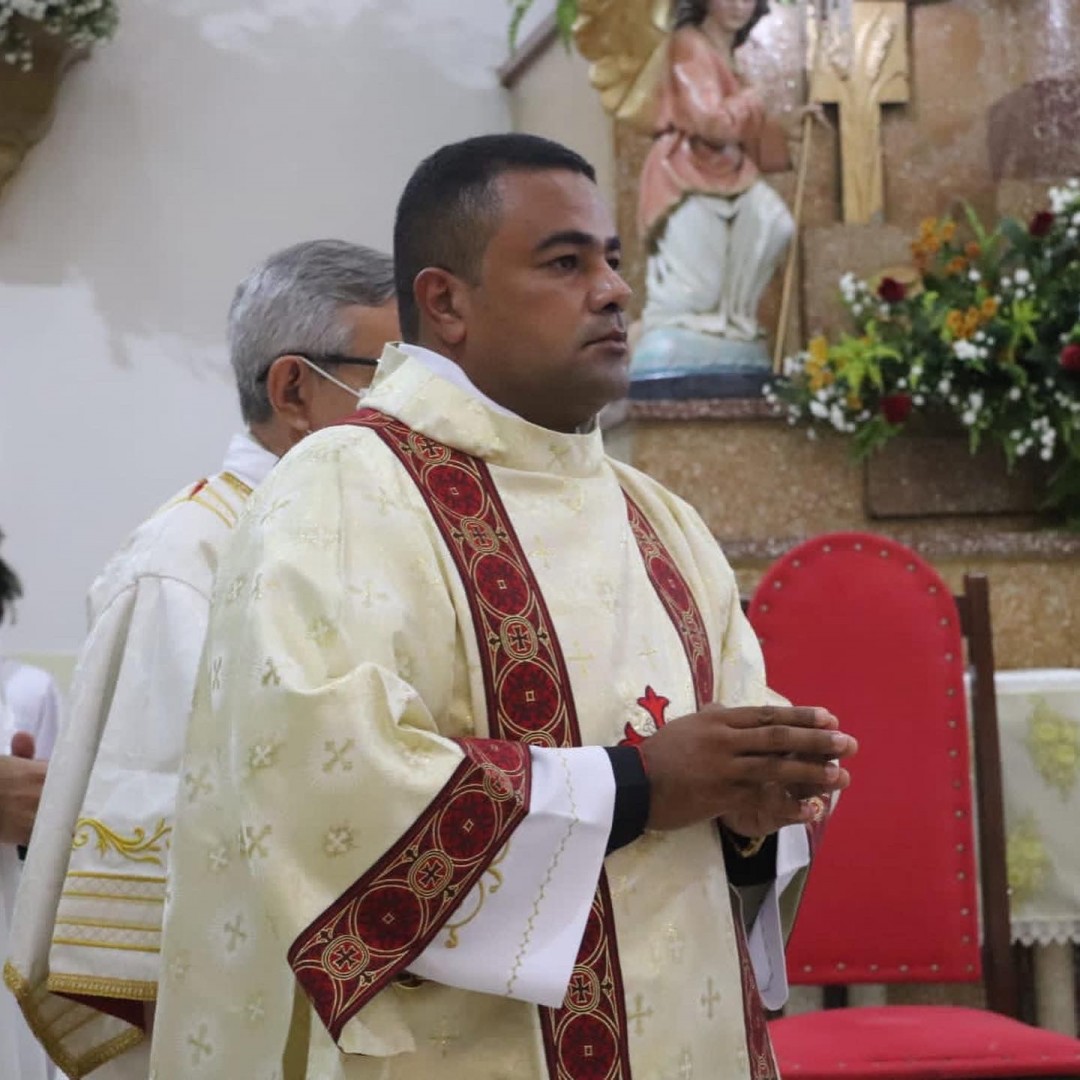 DIOCESE DE CRATO (CE) ACOLHE NOVO DIÁCONO PERMANENTE