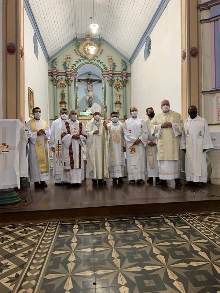 A Diocese de Oliveira (MG) ordena os dois primeiros Diáconos Permanentes