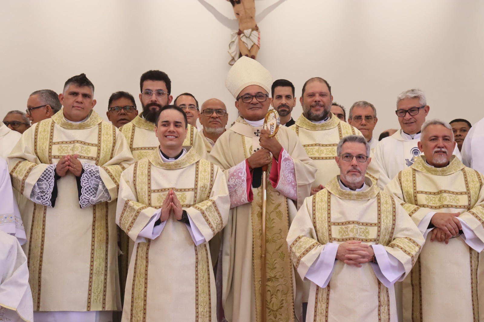 ARQUIDIOCESE DE PALMAS (T0) RECEBE 06 NOVOS DIÁCONOS PERMANENTES