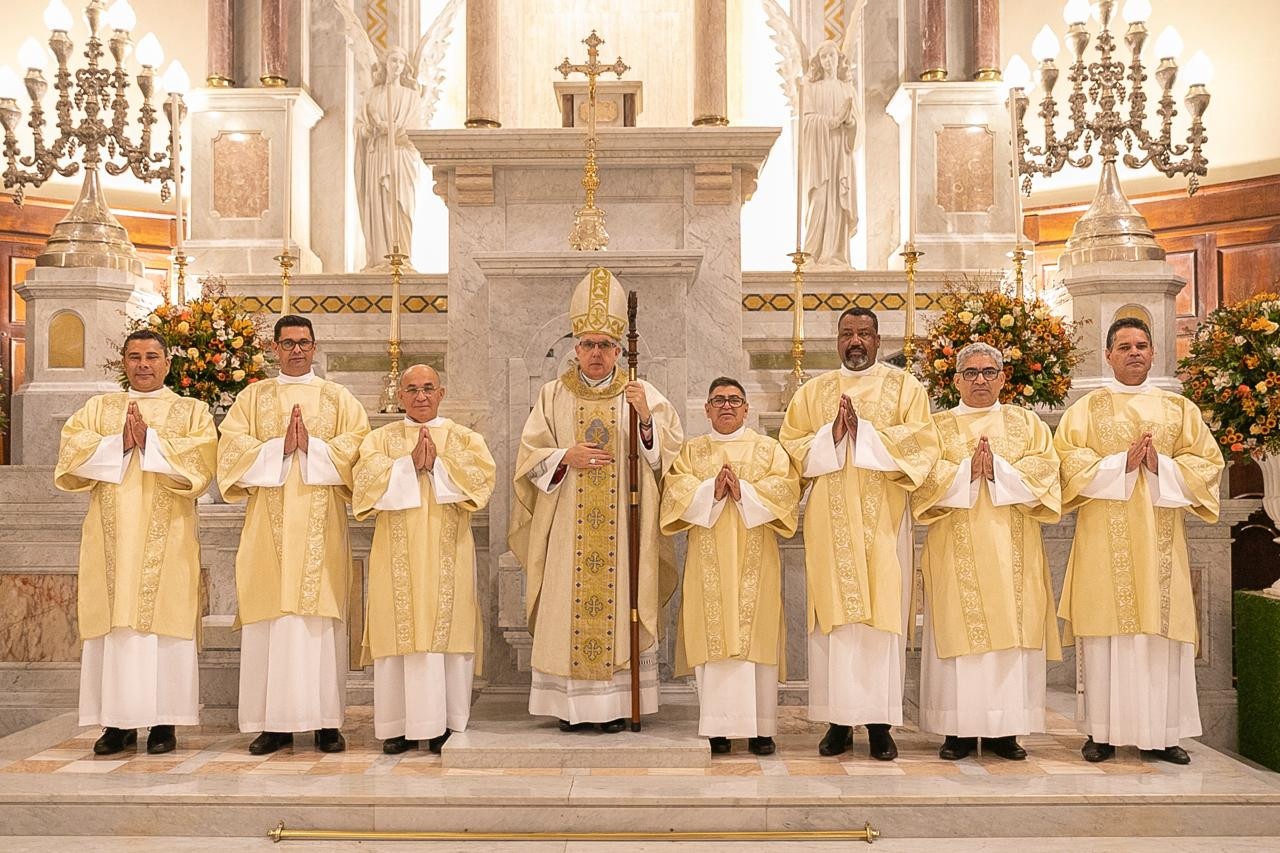 ORDENADOS SETE DIÁCONOS NA DIOCESE DE PIRACICABA (SP)