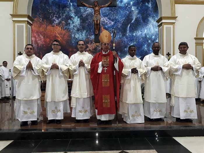 Ordenação diaconal na catedral Nossa Senhora de Nazaré de Rio Branco (AC)