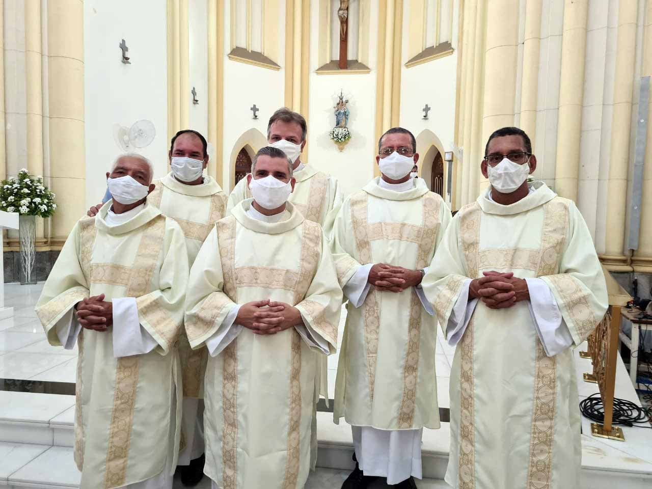 Ordenados seis Diáconos Permanentes na Diocese de Santos (SP)