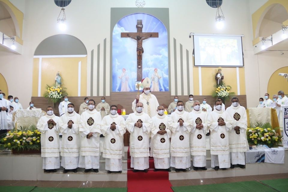 Ordenados os primeiros Diáconos Permanentes da Diocese de Zé Doca (MA)