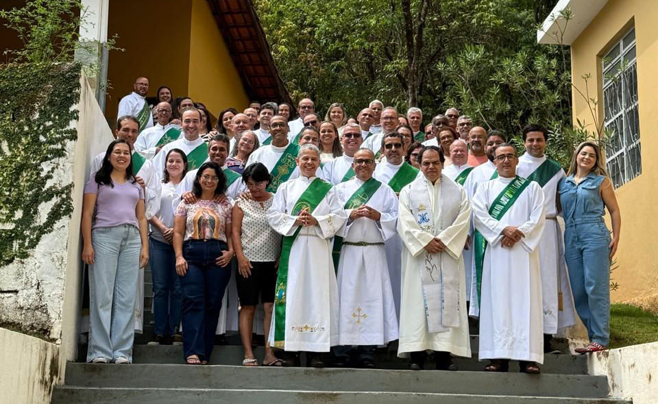 REALIZADO RETIRO ANUAL CANÔNICO DE DIÁCONOS E ESPOSAS DA DIOCESE DE ITABIRA/CORONEL FABRICIANO