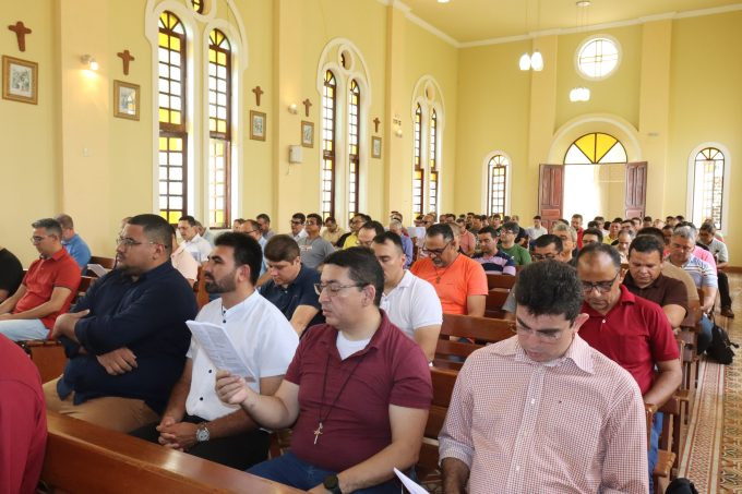 ESCOLA DIACONAL ACOLHE NOVOS VOCACIONADOS AO DIACONADO PERMANENTE NA ARQUIDIOCESE DE FORTALEZA (CE)