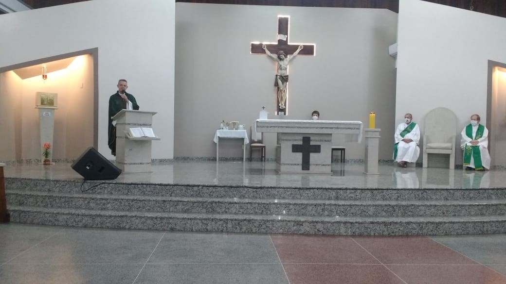 Padre Silvio celebra missa em ação de graças pela recuperação do diácono Rolf Koegler