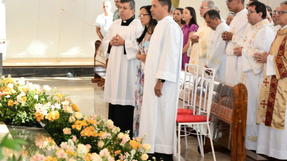 ALEX FREITAS DA SILVA, ORDENADO DIÁCONO PERMANENTE EM UBERLÂNDIA (MG)