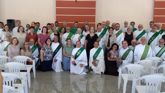 DIÁCONOS PERMANENTES E ESPOSAS REALIZARAM REUNIÃO GERAL NA DIOCESE DE LIMEIRA (SP)