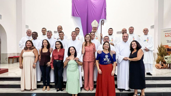 SETE ASPIRANTES AO DIACONADO PERMANENTE SÃO ADMITIDOS ÀS ORDENS SACRAS NA DIOCESE DE COLATINA (ES)