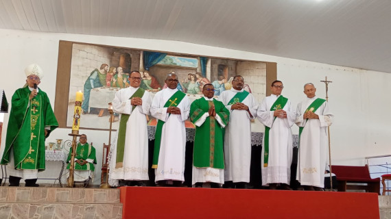 EM ASSEMBLEIA, DIÁCONOS DA CRD NORDESTE 5 ELEGEM NOVA PRESIDÊNCIA