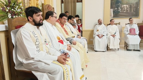 CANDIDATOS AO DIACONADO PERMANENTE RECEBEM O ACOLITATO NA DIOCESE DE CAMPOS (RJ)