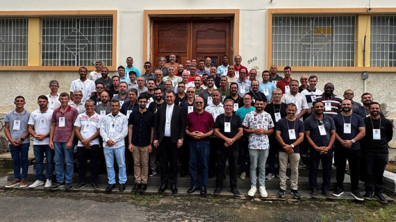 CANDIDATOS AO DIACONADO DA DIOCESE DE CARATINGA (MG) REALIZARAM ENCONTRO