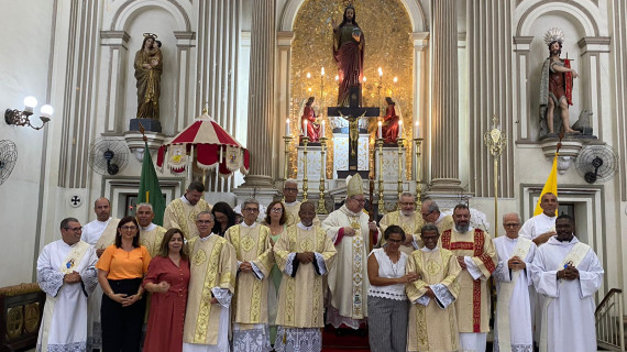 DIÁCONOS DA DIOCESE DE CAMPOS DOS GOYTACAZES COMEMORAM 10 ANOS DE ORDENAÇÃO