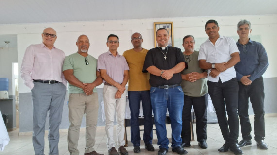 CANDIDATOS AOS DIACONADO DA DIOCESE DE TEÓFILO OTONI (MG) REALIZARAM ENCONTRO DE FORMAÇÃO E ESPIRITUALIDADE