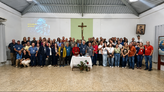 DIÁCONOS DA DIOCESE DE CACHOEIRO DE ITAPEMIRIM (ES) REFLETEM SOBRE EVANGELIZAÇÃO DIGITAL