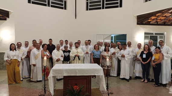 ASSEMBLEIA DOS DIÁCONOS E ESPOSAS DA CRD LESTE 2 APROVA NOVO ESTATUTO