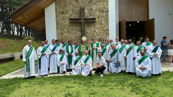 DIÁCONOS E ESPOSAS DA DIOCESE DE MOGI DAS CRUZES (SP) REALIZARAM RETIRO ESPIRITUAL