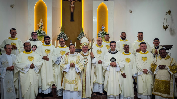 MURILO SILVA SANTANA FOI ORDENADO DIÁCONO PERMANENTE NA DIOCESE DE RUY BARBOSA (BA)