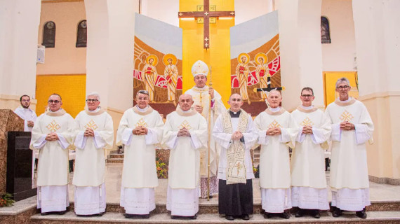 DIOCESE DE CAJAZEIRAS (PB) CELEBRA ORDENAÇÃO DOS PRIMEIROS DIÁCONOS PERMANENTES DE SUA HISTÓRIA