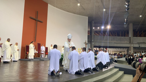 14 NOVOS DIÁCONOS PERMANENTES PARA A ARQUIDIOCESE DE BELO HORIZONTE (MG)