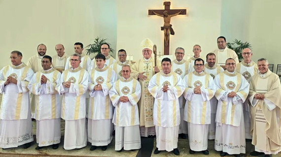 ORDENADOS DIÁCONOS PERMANENTES DA PRIMEIRA TURMA DA DIOCESE DE PATOS DE MINAS (MG)