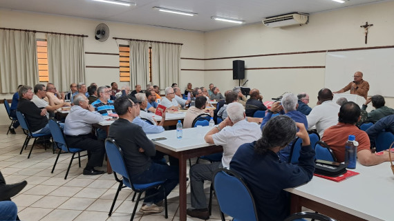 DIÁCONOS PERMANENTES DA DIOCESE DE UBERLÂNDIA (MG) REALIZARAM RETIRO CANÔNICO ANUAL