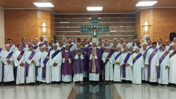 DIÁCONOS DA DIOCESE DE APUCARANA (PR) REALIZARAM RETIRO ESPIRITUAL CANÔNICO